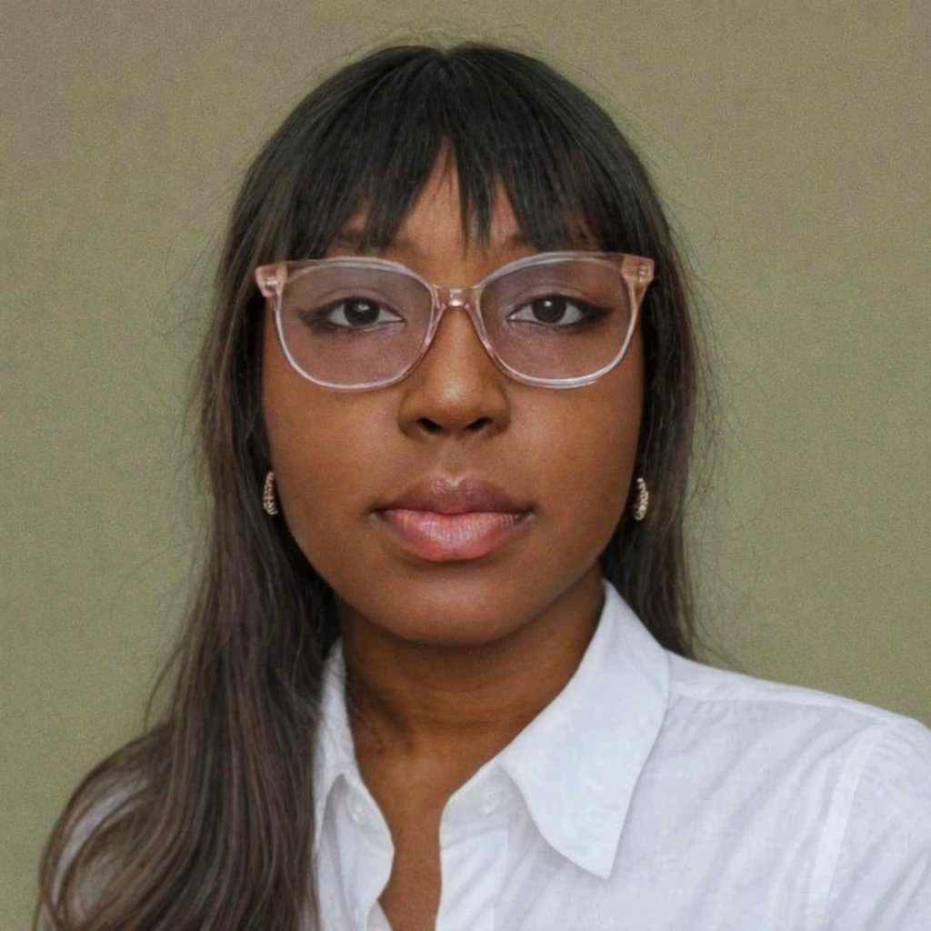 Portrait of La Raven Gordon